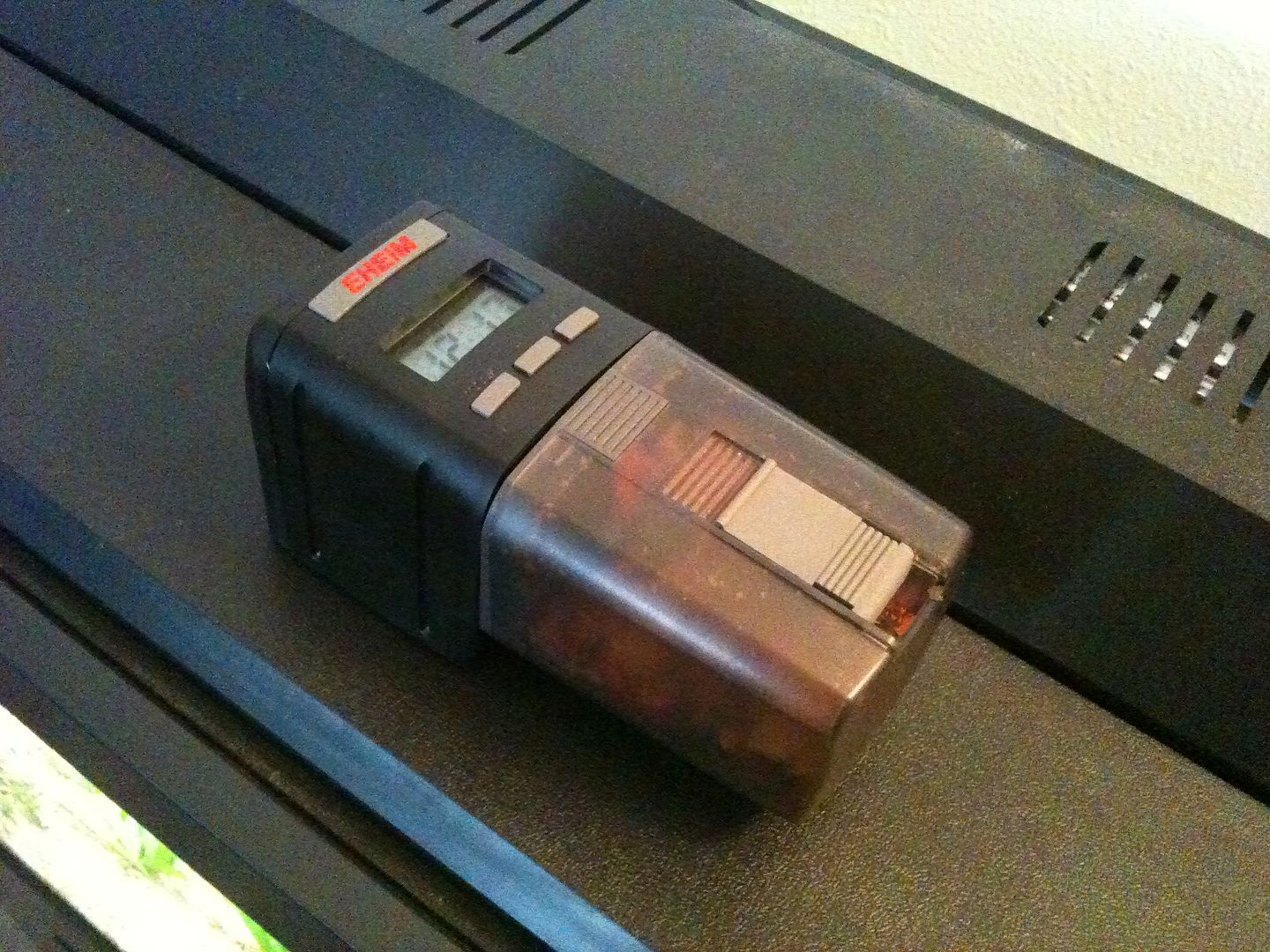 Eheim Auto Feeder (3581 FeedAir Digital Auto Feeder) A Simple Review